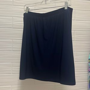 Susan Graver NWOT Skort. True Navy 19” in length. Great for Golf or Casual Wear